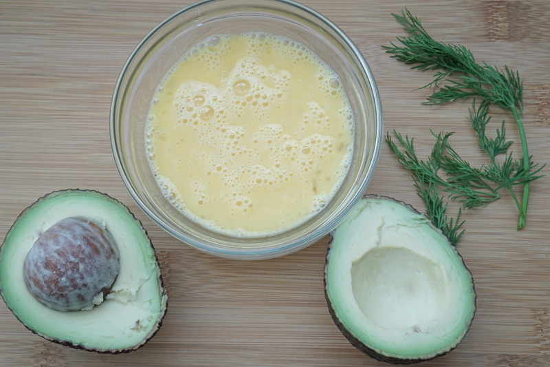 scrambled eggs with avocado