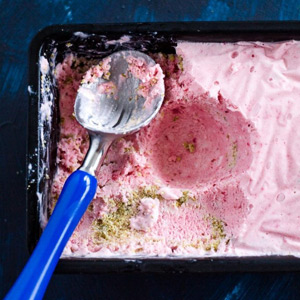 Strawberry cheesecake ice cream