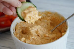 keto buffalo chicken dip