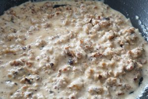 keto sausage gravy