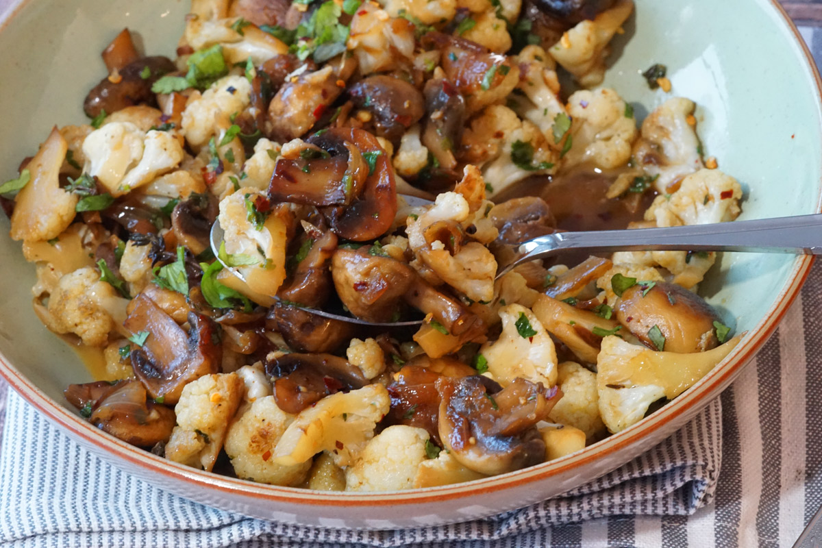 OnePot Garlic Mushrooms and Cauliflower Delightfully Low Carb