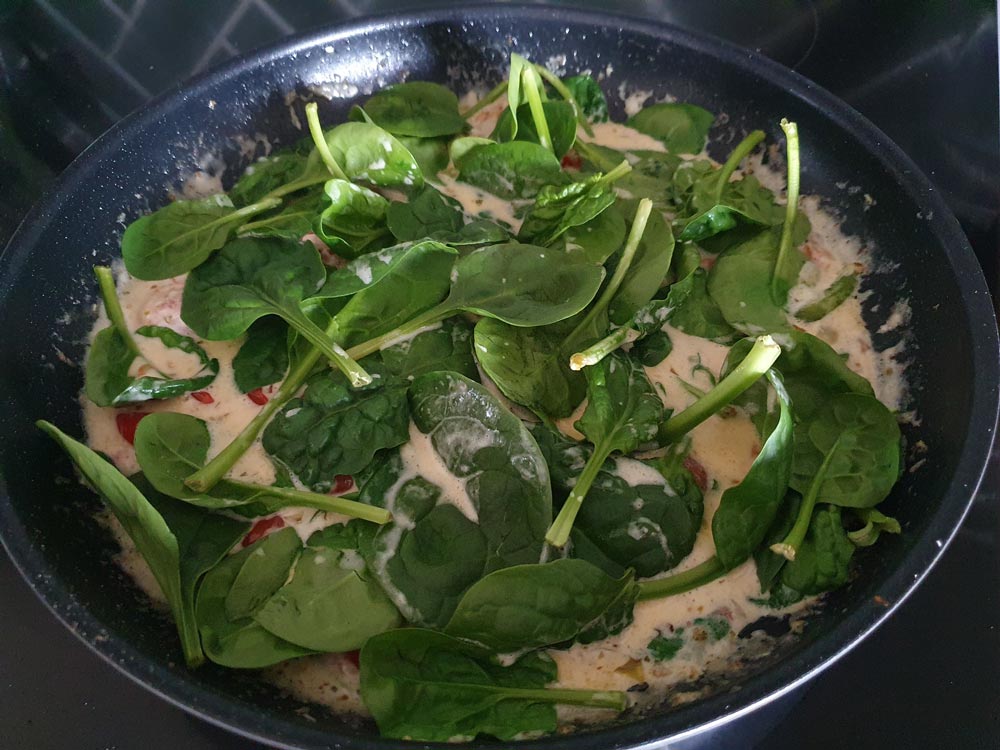 spinach in tuscan chicken