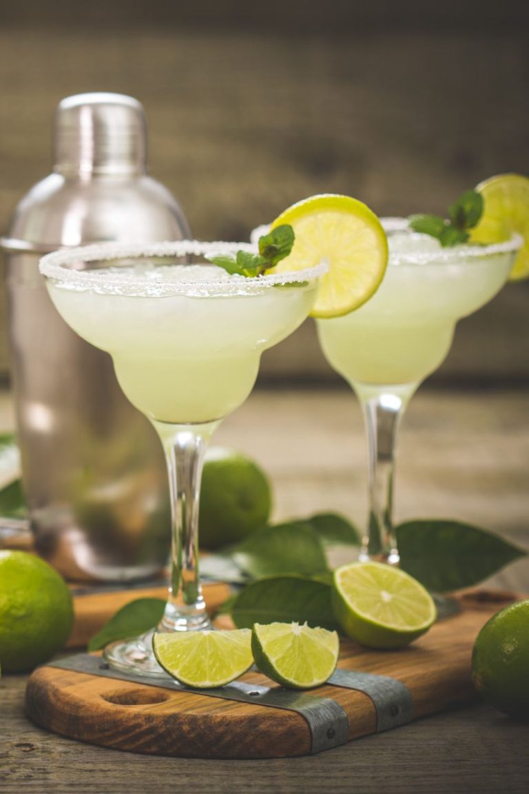 How Many Carbs in a Margarita? Delightfully Low Carb