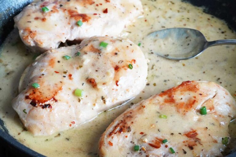 Chicken in White Wine Sauce - Delightfully Low Carb